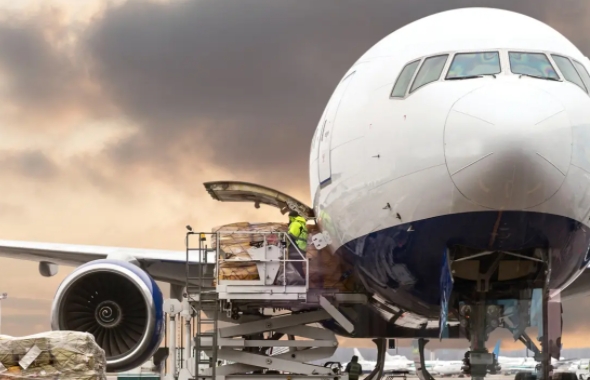 ?國際空運(yùn)不僅是貨物的遷移，也是跨越國界的文化交流、全球經(jīng)濟(jì)一體化的催化劑