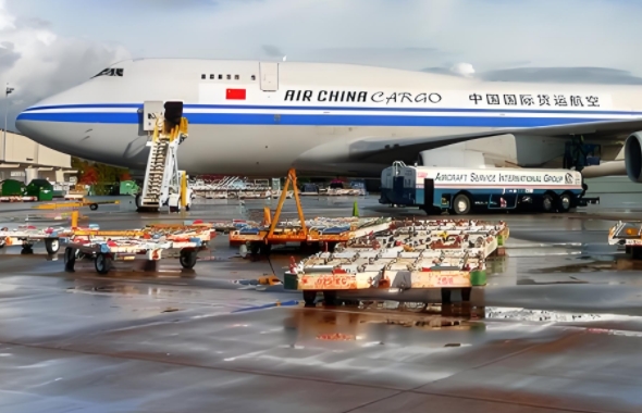 空運公司發(fā)展?fàn)顩r直接關(guān)系到國際貿(mào)易的效率和成本