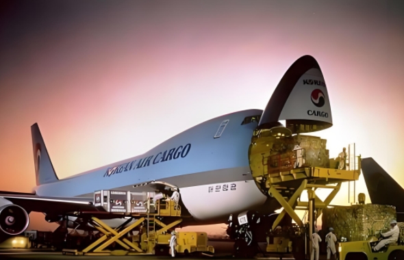 空運報價形成機制和影響因素對于有效控制物流成本至關(guān)重要