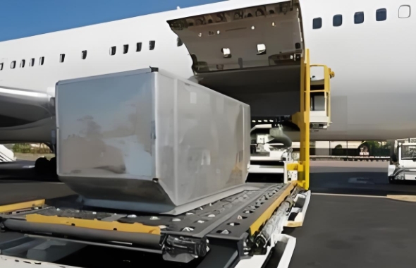 國(guó)際空運(yùn)貨代行業(yè)的基本情況、服務(wù)內(nèi)容以及面臨的挑戰(zhàn)和發(fā)展趨勢(shì)